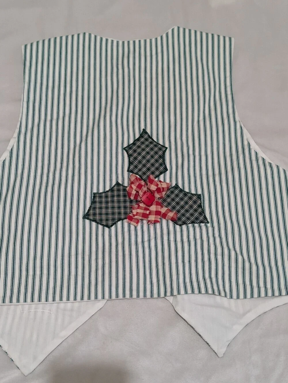 Vintage Handmade Christmas Vest Holly Berry Patchwork size XL Grannycore Teacher